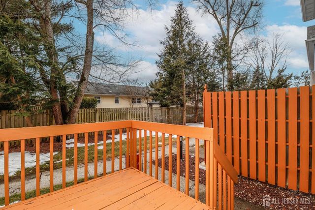 18 Mulberry Lane, Metuchen, NJ 08840