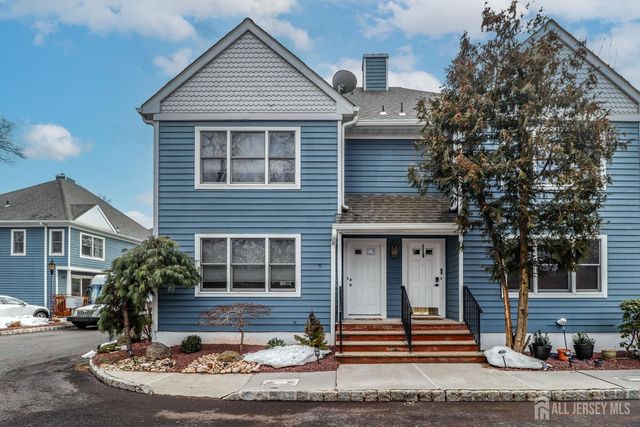 18 Mulberry Lane, Metuchen, NJ 08840