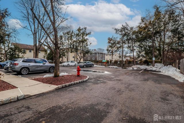 18 Mulberry Lane, Metuchen, NJ 08840