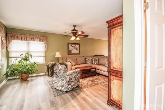 18 Mulberry Lane, Metuchen, NJ 08840