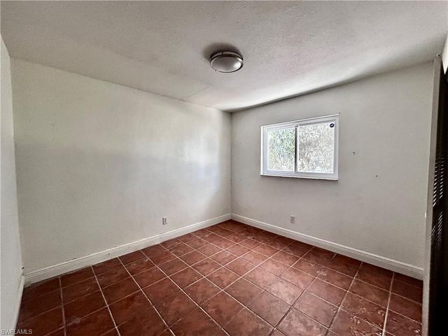 310 SE 29th TER, Cape Coral, FL 33904