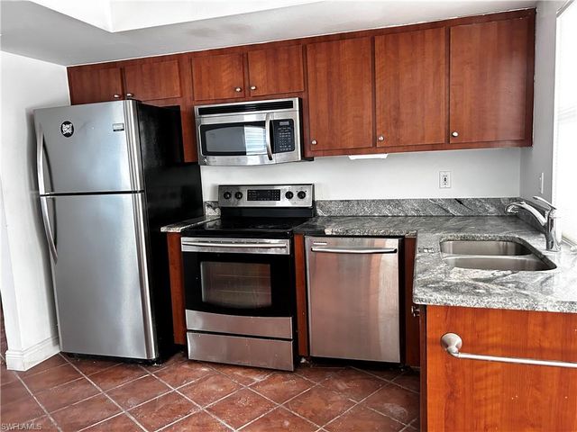 310 SE 29th TER, Cape Coral, FL 33904