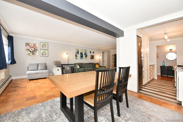 100 Clinton Avenue 1F, Mineola, NY 11501