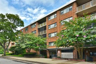 100 Clinton Avenue 1F, Mineola, NY 11501