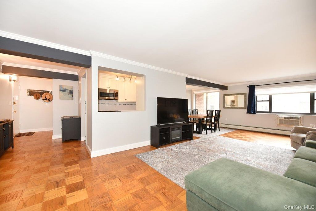 100 Clinton Avenue 1F, Mineola, NY 11501 — photo 3