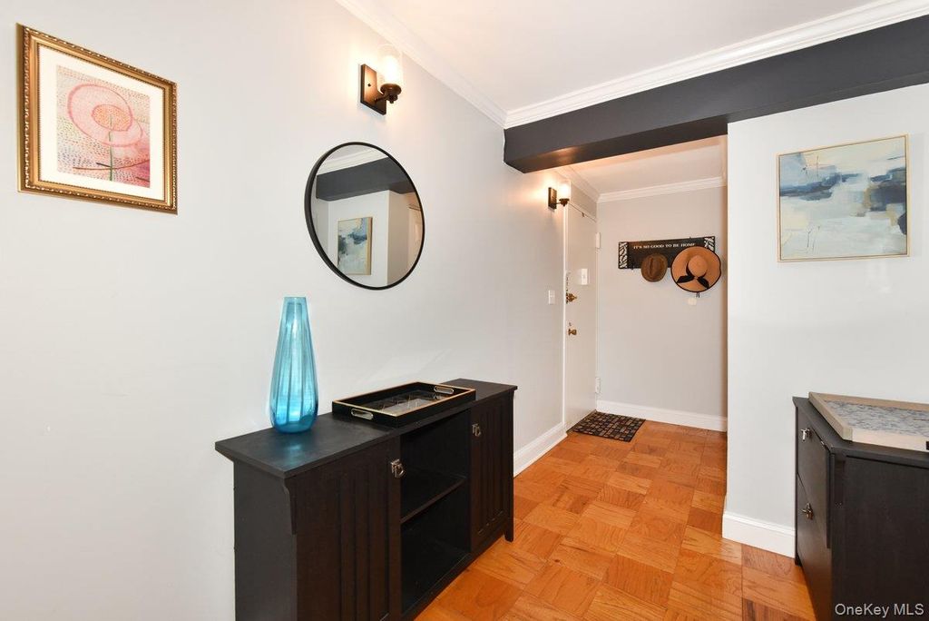 100 Clinton Avenue 1F, Mineola, NY 11501 — photo 4