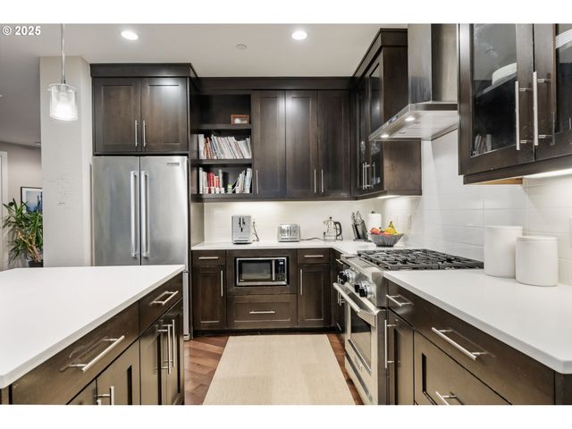 3311 Nw TULLAMORE Ct, Portland, OR 97229