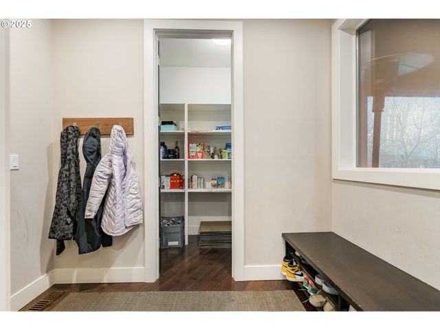 3311 Nw TULLAMORE Ct, Portland, OR 97229