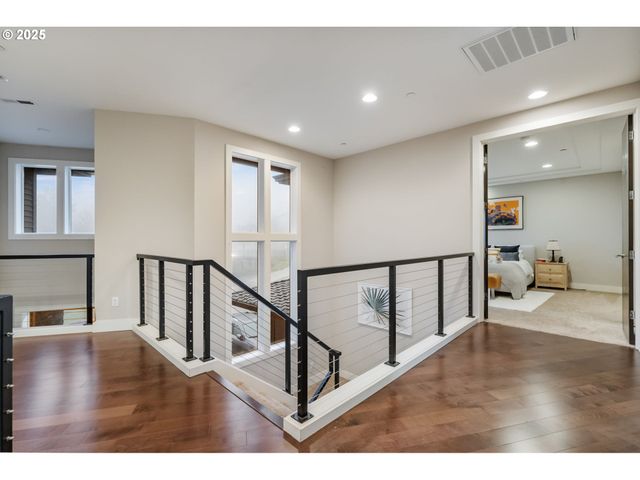 3311 Nw TULLAMORE Ct, Portland, OR 97229