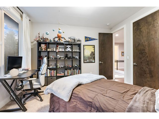 3311 Nw TULLAMORE Ct, Portland, OR 97229