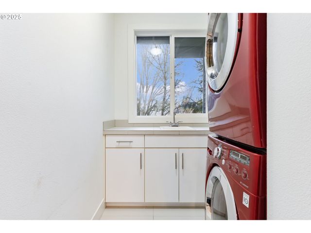 3311 Nw TULLAMORE Ct, Portland, OR 97229