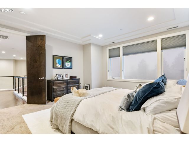 3311 Nw TULLAMORE Ct, Portland, OR 97229