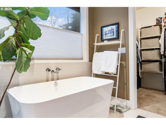 3311 Nw TULLAMORE Ct, Portland, OR 97229