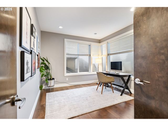 3311 Nw TULLAMORE Ct, Portland, OR 97229