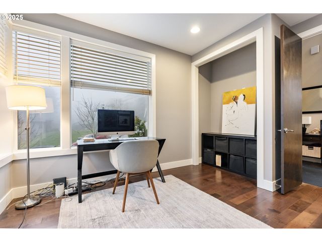 3311 Nw TULLAMORE Ct, Portland, OR 97229