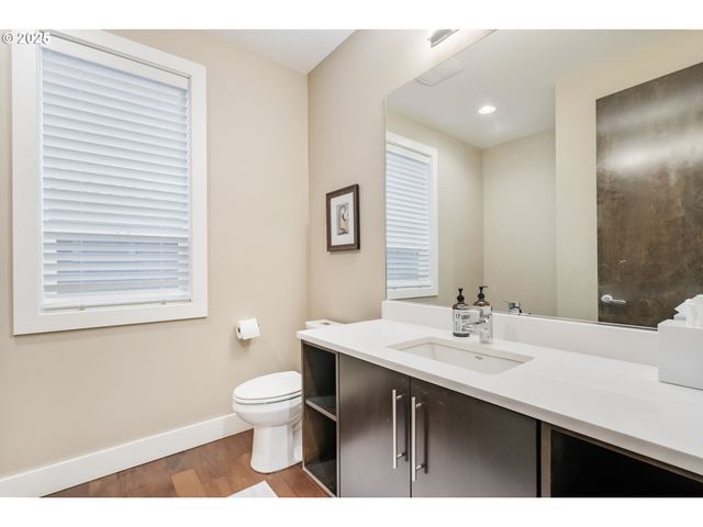 3311 Nw TULLAMORE Ct, Portland, OR 97229