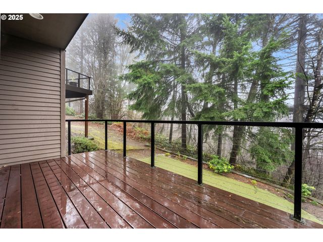 3311 Nw TULLAMORE Ct, Portland, OR 97229