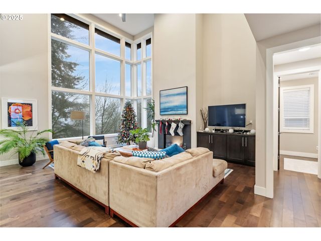 3311 Nw TULLAMORE Ct, Portland, OR 97229