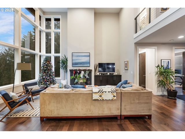 3311 Nw TULLAMORE Ct, Portland, OR 97229