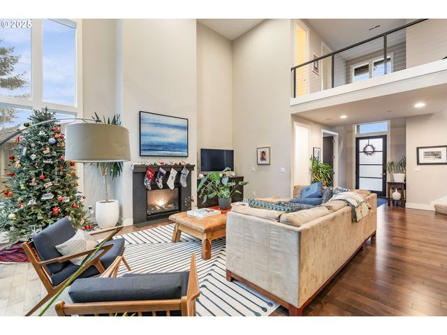 3311 Nw TULLAMORE Ct, Portland, OR 97229