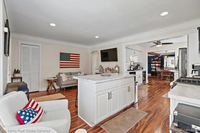 23730 Glenbrook Street, Saint Clair Shores, MI 48082