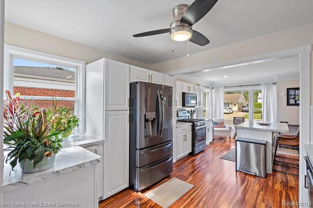 23730 Glenbrook Street, Saint Clair Shores, MI 48082
