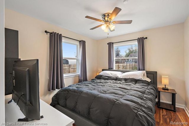 23730 Glenbrook Street, Saint Clair Shores, MI 48082