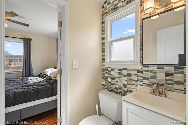 23730 Glenbrook Street, Saint Clair Shores, MI 48082