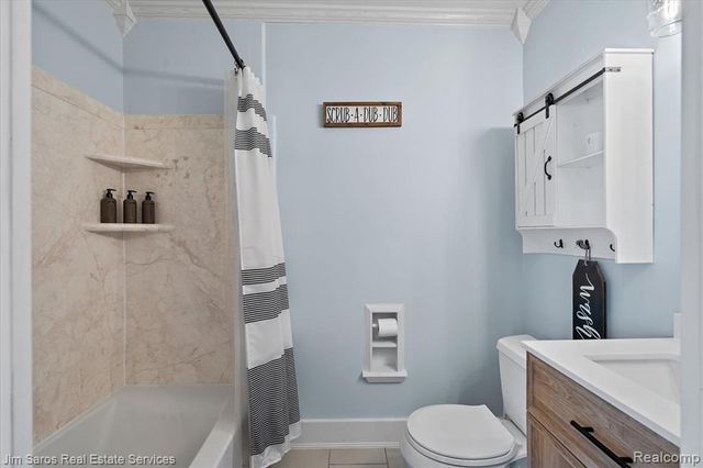 23730 Glenbrook Street, Saint Clair Shores, MI 48082