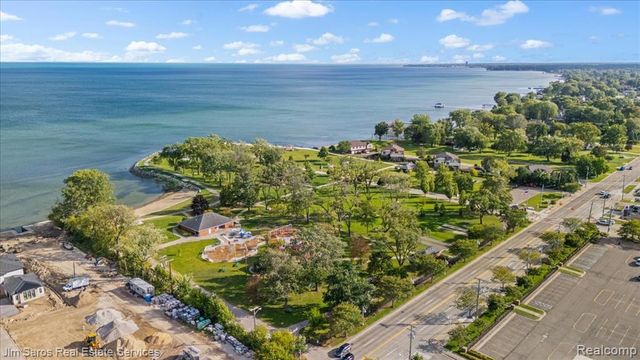 23730 Glenbrook Street, Saint Clair Shores, MI 48082