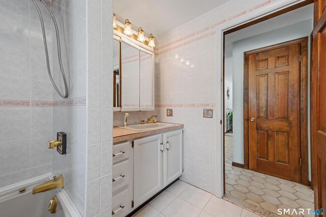 90 Rolling Ridge Road, Hamden, CT 06518