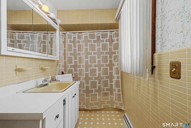 90 Rolling Ridge Road, Hamden, CT 06518