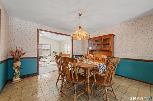 90 Rolling Ridge Road, Hamden, CT 06518