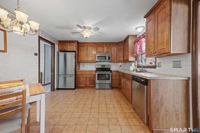 90 Rolling Ridge Road, Hamden, CT 06518