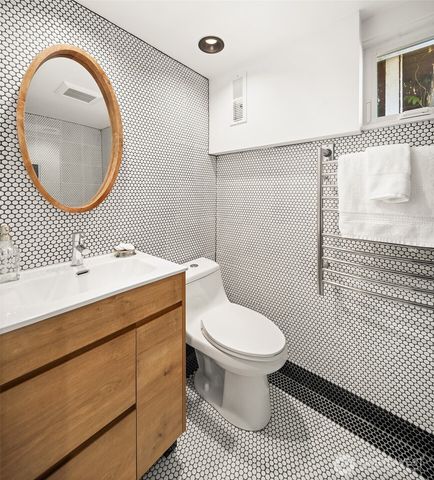 3124 W Raye Street, Seattle, WA 98199