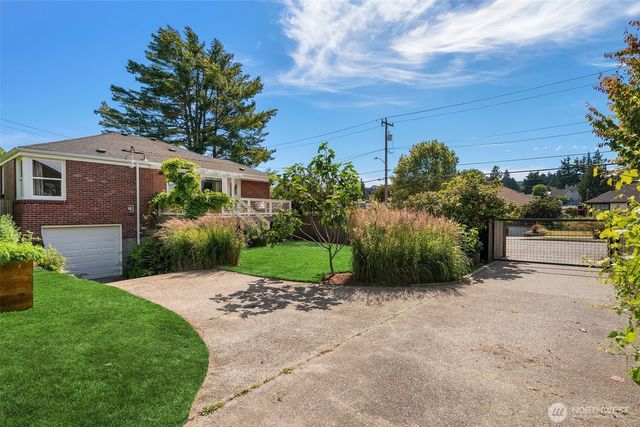 3124 W Raye Street, Seattle, WA 98199