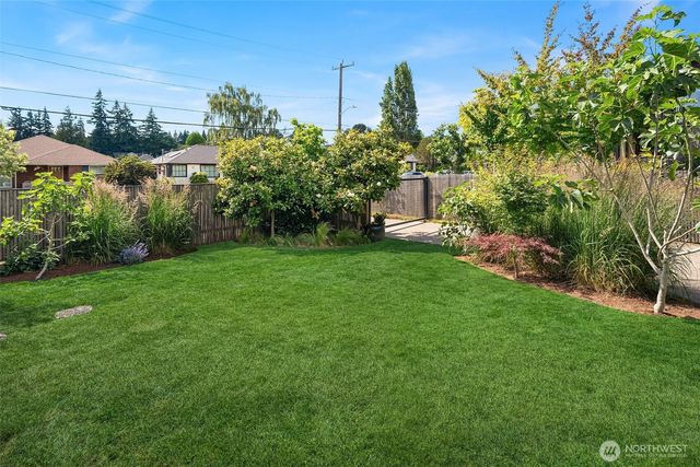 3124 W Raye Street, Seattle, WA 98199