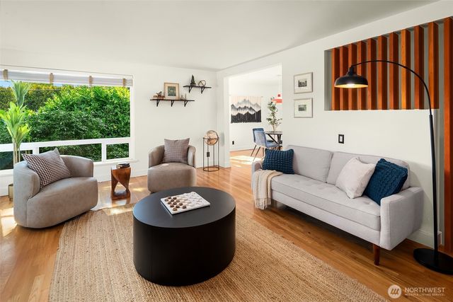 3124 W Raye Street, Seattle, WA 98199