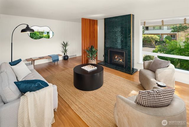 3124 W Raye Street, Seattle, WA 98199