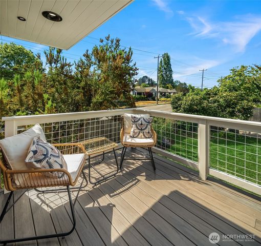 3124 W Raye Street, Seattle, WA 98199
