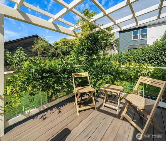 3124 W Raye Street, Seattle, WA 98199