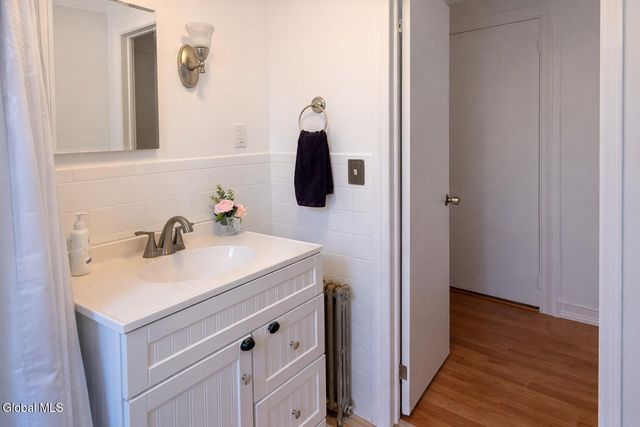 2427 3rd Avenue, Rotterdam, NY 12303