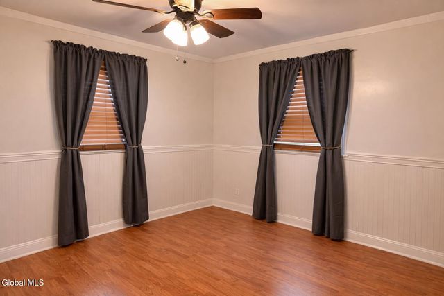 2427 3rd Avenue, Rotterdam, NY 12303