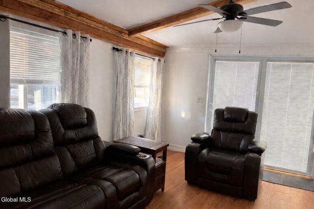 2427 3rd Avenue, Rotterdam, NY 12303