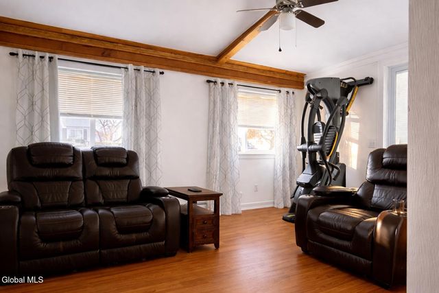 2427 3rd Avenue, Rotterdam, NY 12303