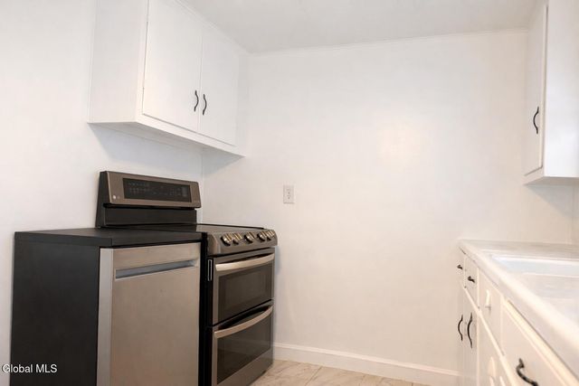 2427 3rd Avenue, Rotterdam, NY 12303