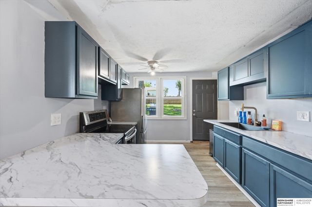 3015 S 12th Street, Lincoln, NE 68502