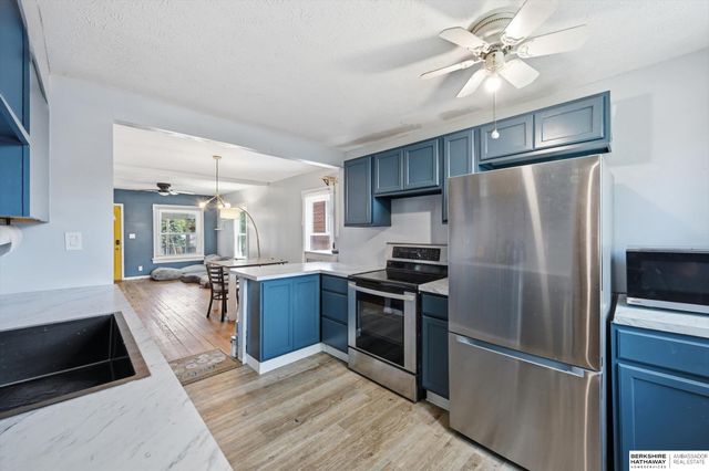 3015 S 12th Street, Lincoln, NE 68502