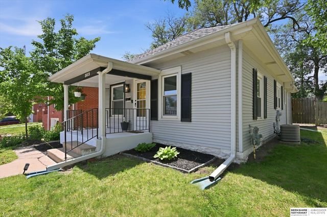 3015 S 12th Street, Lincoln, NE 68502
