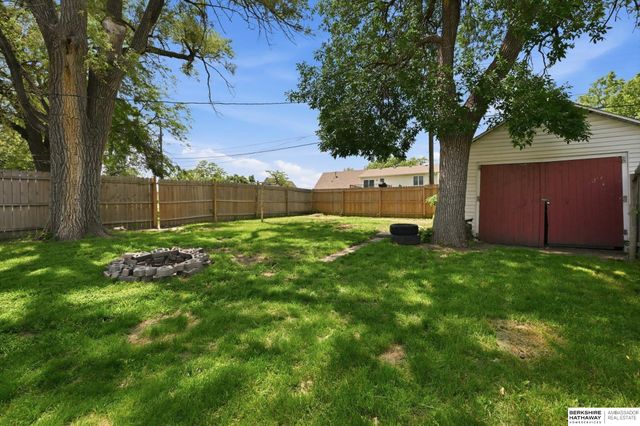 3015 S 12th Street, Lincoln, NE 68502